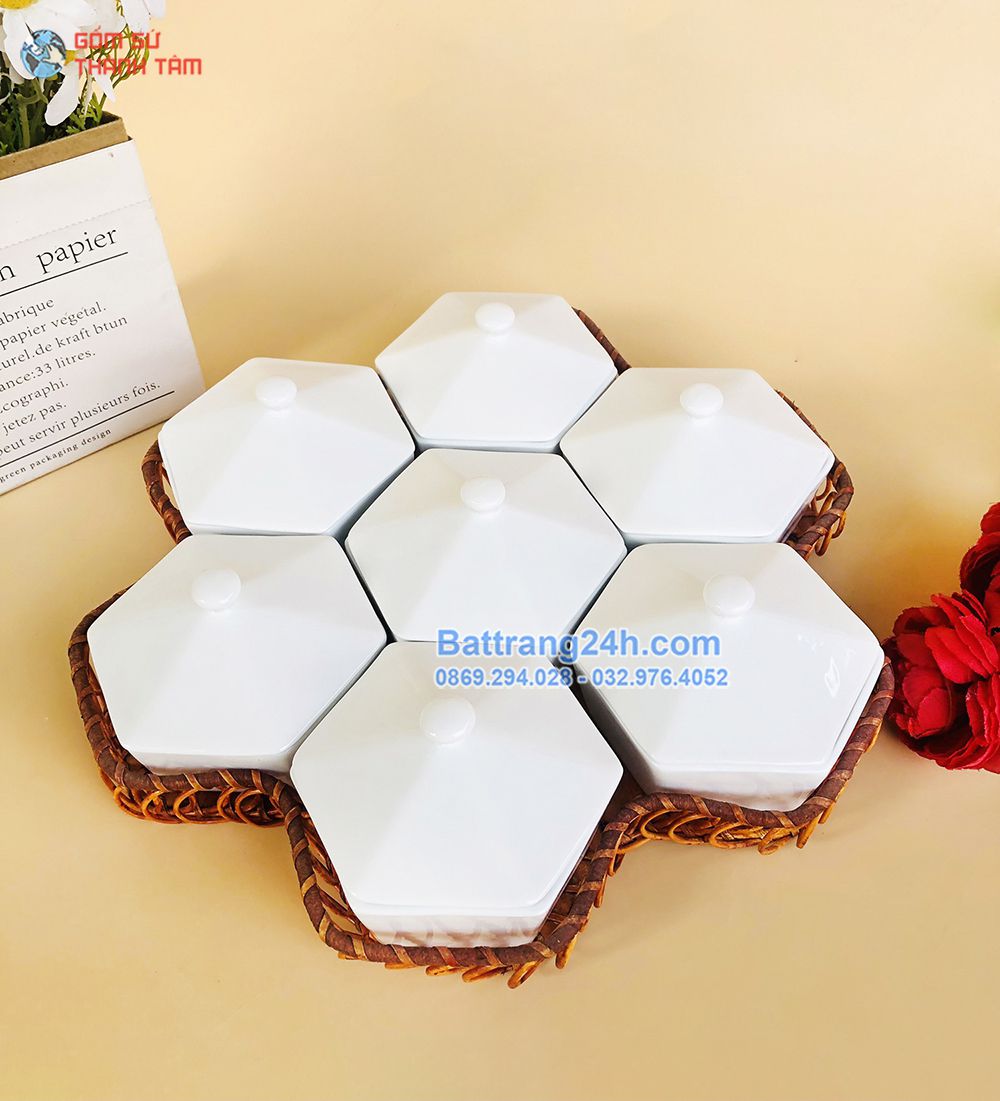 Khay sứ trắng 6 ngăn gốm sứ Bát Tràng cao cấp, chất lượng có khay mây đi kèm